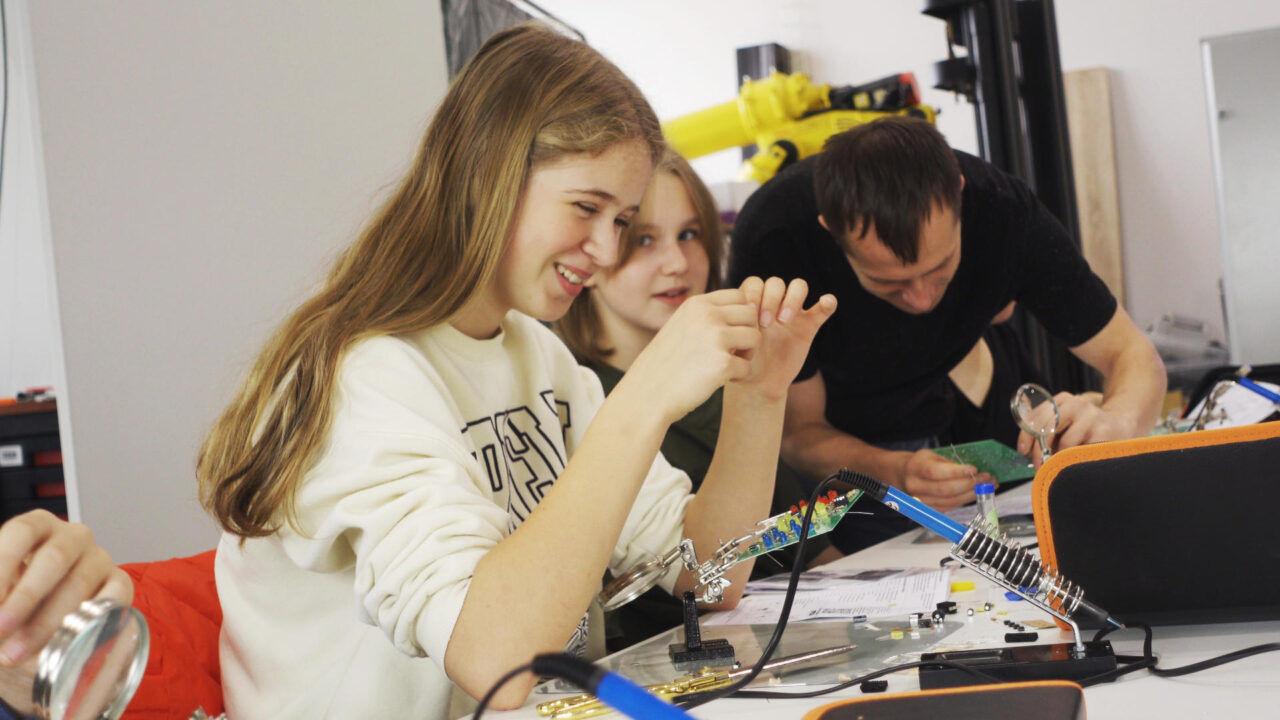Warsztaty edukacyjne w laboratorium PNT