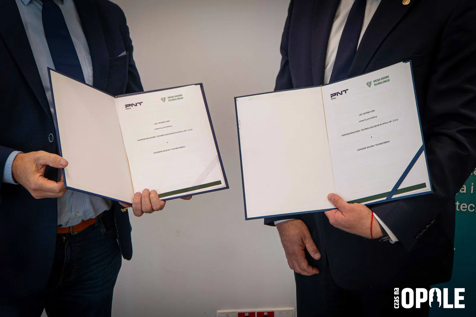261021 Podpisanie Umowy Udt a Pnt 1 23