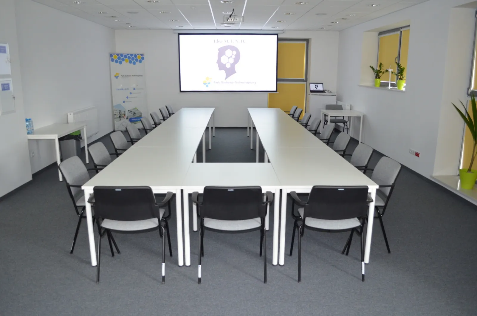 Businessroom3